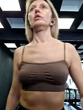 Miss    Mia  online show from February 1, 12:16 pm