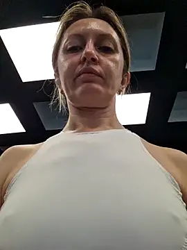 Miss    Mia  online show from December 19, 12:01 pm