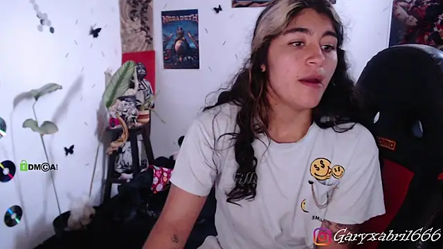 Snapshot of abril666 chatting on December 5, 6:11 pm abril666 online show from December 5, 6:11 pm