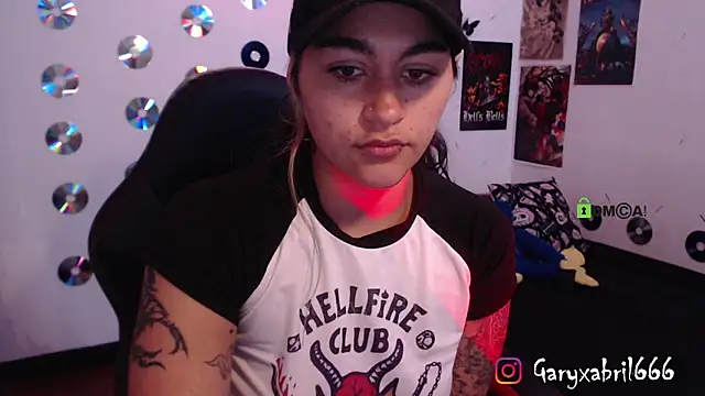 Snapshot of abril666 chatting on March 17, 1:29 pm abril666 online show from March 17, 1:29 pm