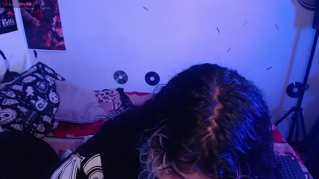 Snapshot of abril666 chatting on October 17, 6:21 pm abril666 online show from October 17, 6:21 pm
