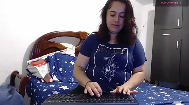 Snapshot of MagicStephany_ chatting on March 5, 12:33 pm MagicStephany online show from March 5, 12:33 pm