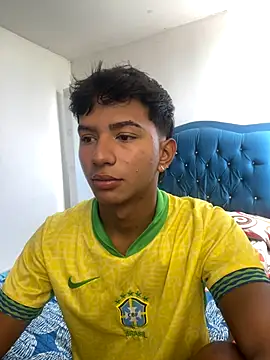 Leonarrrd 01 online show from October 1, 8:26 pm