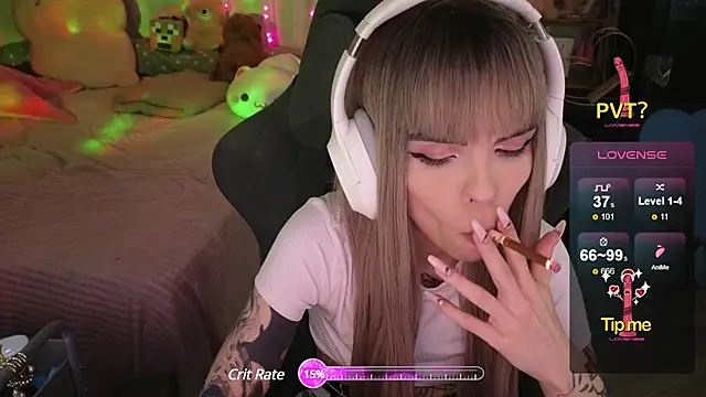 Snapshot of Kerry_Kirk chatting on March 10, 8:01 pm Kerry Kirk online show from March 10, 8:01 pm