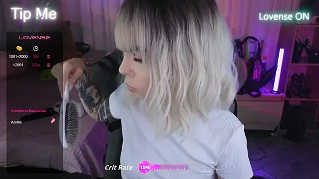 Snapshot of Kerry_Kirk chatting on October 5, 8:40 pm Kerry Kirk online show from October 5, 8:40 pm