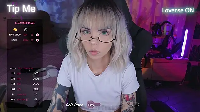 Snapshot of Kerry_Kirk chatting on October 7, 11:02 pm Kerry Kirk online show from October 7, 11:02 pm