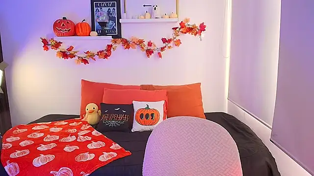 Snapshot of lilyy_evanss chatting on October 29, 9:49 pm lilyy evanss online show from October 29, 9:49 pm