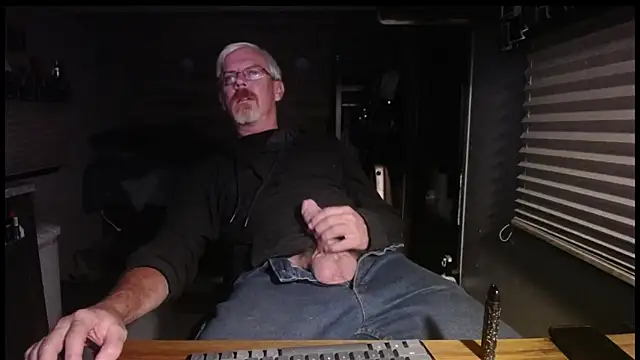 Snapshot of Di9ital069 chatting on November 15, 3:37 am Di9ital069 online show from November 15, 3:37 am