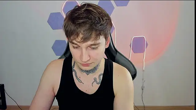 Chris Tyson online show from December 4, 12:03 pm