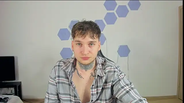 Chris Tyson online show from December 25, 5:26 am