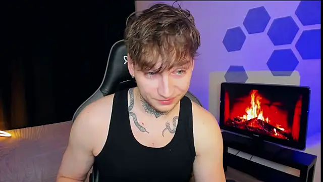 Chris Tyson online show from February 8, 9:15 pm