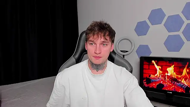 Chris Tyson online show from October 9, 5:55 pm