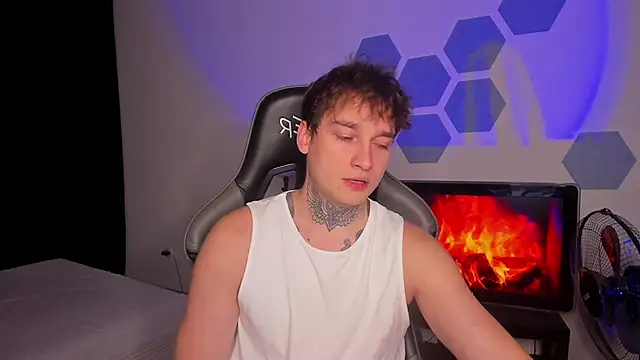 Chris Tyson online show from October 16, 7:26 pm