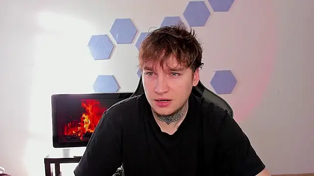 Chris Tyson online show from November 17, 8:42 am