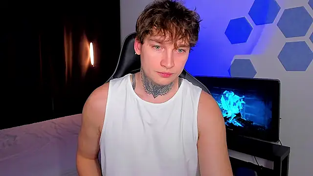 Chris Tyson online show from November 23, 8:30 pm