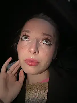 LoraaDoll online show from September 20, 3:35 pm