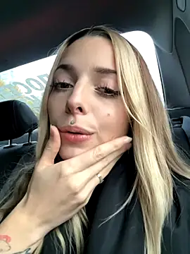 LoraaDoll online show from October 20, 2:17 pm