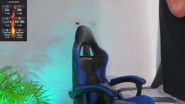 EdwardRoss  online show from March 10, 7:19 pm