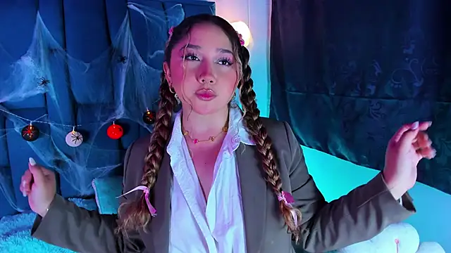 Cherryyquen online show from October 10, 8:30 pm