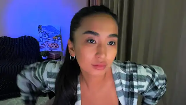 worldofkim online show from March 10, 6:34 pm