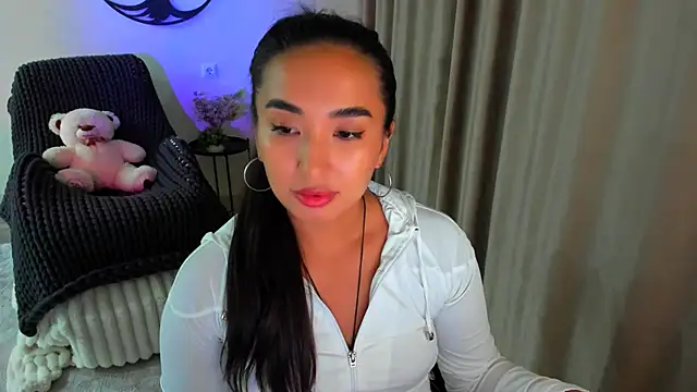 worldofkim online show from September 17, 8:21 pm