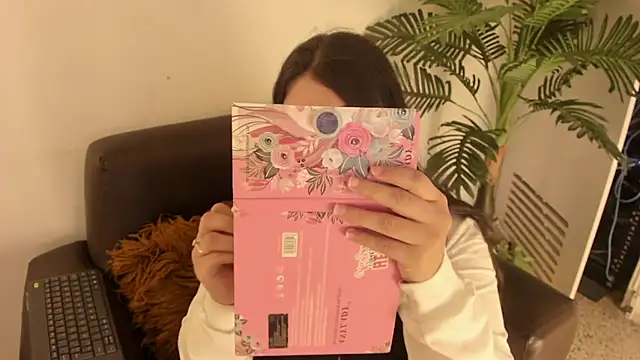 Snapshot of Miia_Thompsonn chatting on January 17, 10:01 pm Miia Thompsonn online show from January 17, 10:01 pm