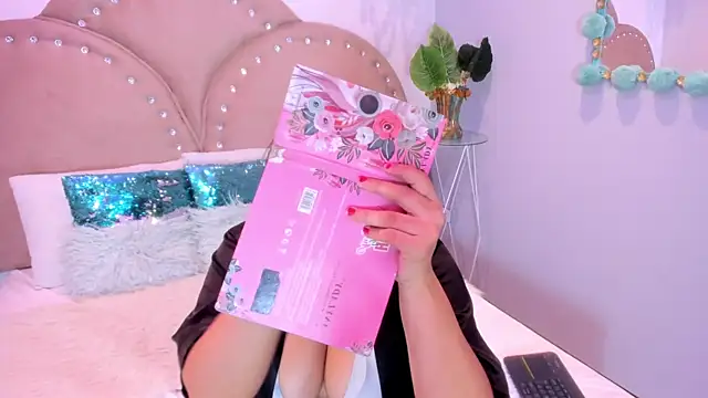 Snapshot of Miia_Thompsonn chatting on September 30, 3:22 am Miia Thompsonn online show from September 30, 3:22 am