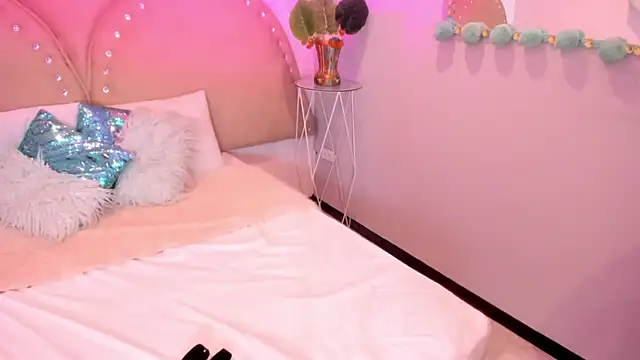 Snapshot of Miia_Thompsonn chatting on October 7, 3:25 am Miia Thompsonn online show from October 7, 3:25 am