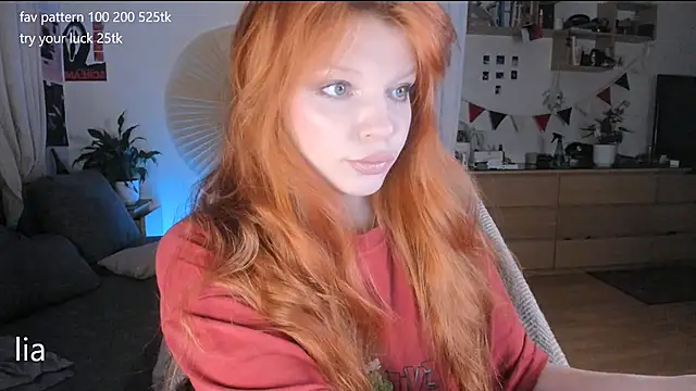 Snapshot of lil_lia chatting on November 27, 9:06 pm lil lia online show from November 27, 9:06 pm