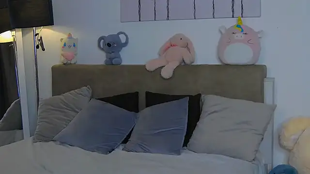 Snapshot of CassKiera chatting on November 6, 6:03 am CassKiera online show from November 6, 6:03 am