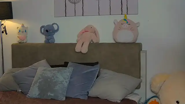 Snapshot of CassKiera chatting on November 17, 5:57 am CassKiera online show from November 17, 5:57 am