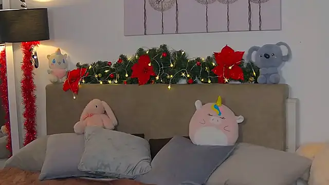 CassKiera online show from December 19, 5:58 am