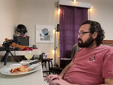 Snapshot of Seraph_De_La_Luna chatting on December 31, 5:33 am Seraph De La Luna online show from December 31, 5:33 am