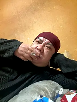 Snapshot of punk0805 chatting on December 19, 11:17 am punk0805 online show from December 19, 11:17 am