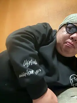 Snapshot of punk0805 chatting on February 3, 7:24 am punk0805 online show from February 3, 7:24 am