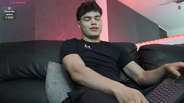 Max cortes1 online show from February 5, 11:50 pm