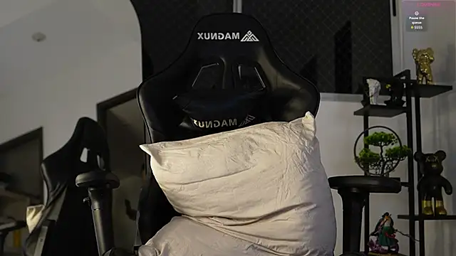 Max cortes1 online show from October 1, 11:55 pm