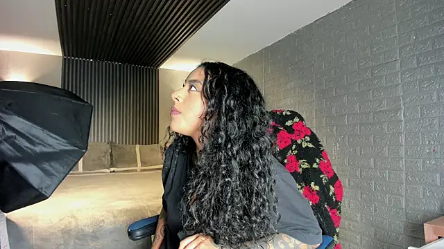 Snapshot of magic_marg chatting on November 29, 7:50 pm magic marg online show from November 29, 7:50 pm