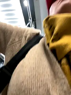 Snapshot of eveangelll chatting on October 24, 3:47 am eveangelll online show from October 24, 3:47 am