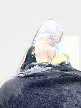 Snapshot of eveangelll chatting on October 26, 7:58 am eveangelll online show from October 26, 7:58 am