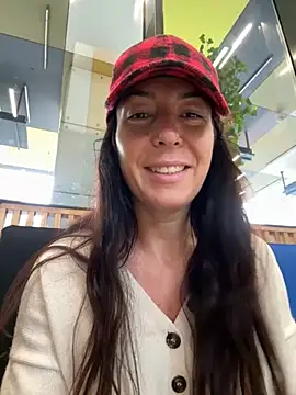 Snapshot of eveangelll chatting on October 27, 7:45 am eveangelll online show from October 27, 7:45 am