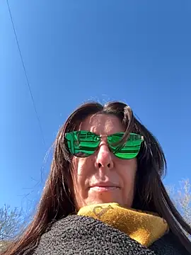 Snapshot of eveangelll chatting on November 2, 7:44 am eveangelll online show from November 2, 7:44 am