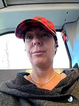 Snapshot of eveangelll chatting on November 3, 8:04 am eveangelll online show from November 3, 8:04 am