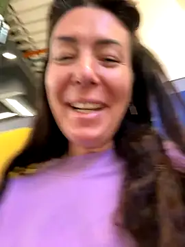 Snapshot of eveangelll chatting on November 5, 10:37 am eveangelll online show from November 5, 10:37 am