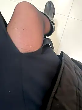 Snapshot of eveangelll chatting on November 17, 7:58 am eveangelll online show from November 17, 7:58 am