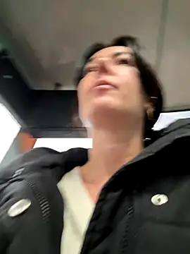 Snapshot of eveangelll chatting on November 18, 5:34 am eveangelll online show from November 18, 5:34 am