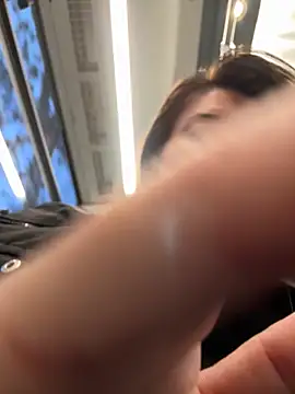 Snapshot of eveangelll chatting on November 20, 5:18 am eveangelll online show from November 20, 5:18 am