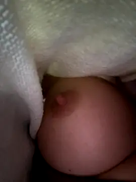 Snapshot of eveangelll chatting on November 25, 5:07 am eveangelll online show from November 25, 5:07 am