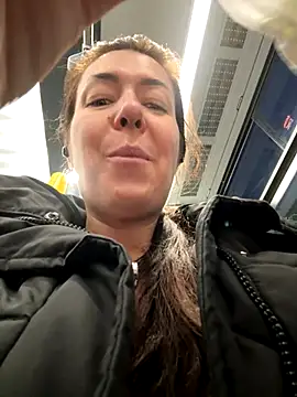 Snapshot of eveangelll chatting on November 27, 4:58 am eveangelll online show from November 27, 4:58 am