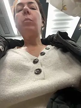 Snapshot of eveangelll chatting on November 28, 4:59 am eveangelll online show from November 28, 4:59 am